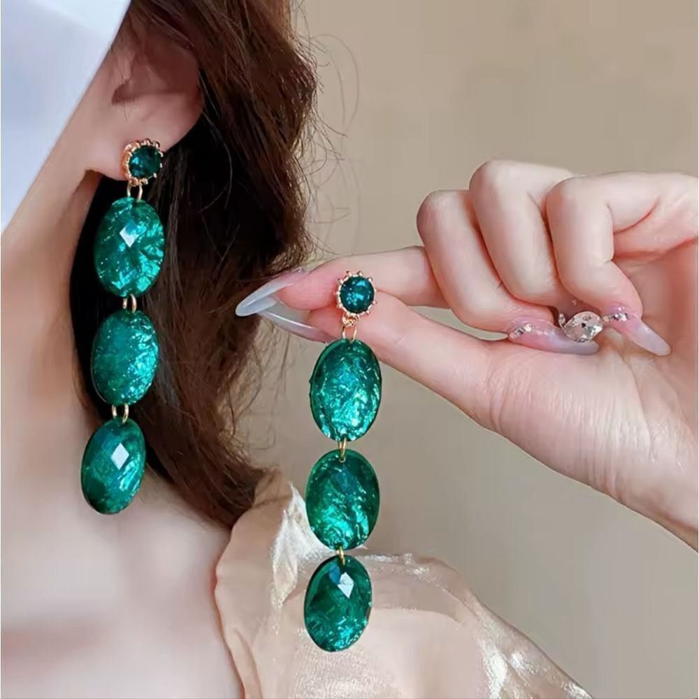 Brand New Fashion Green Dangle Rhinestone Earrings